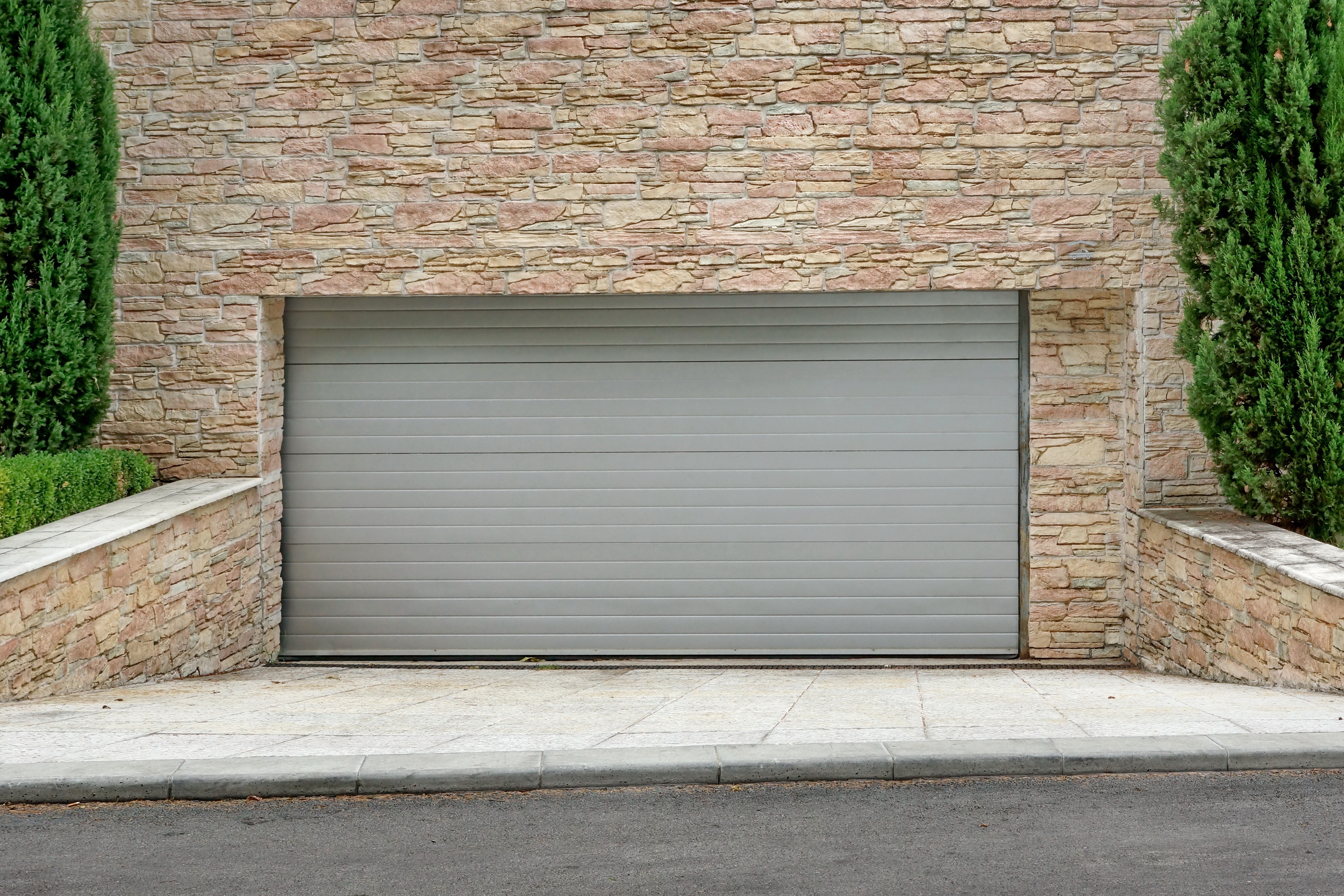 3 Reasons Why You Should Choose A Chi Overhead Door For Your Home